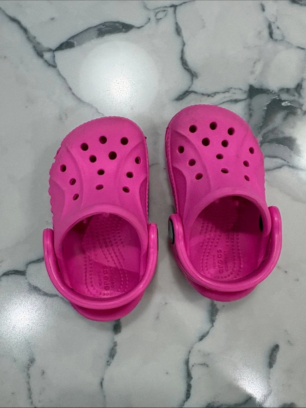 CROCS Kids Classic Clogs in Hot Pink